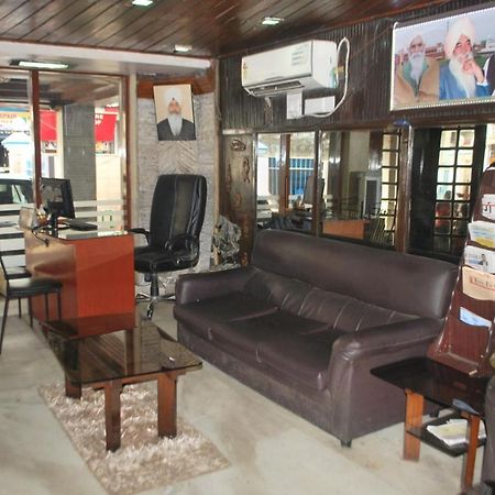 Hotel Heera International Calcutta Buitenkant foto
