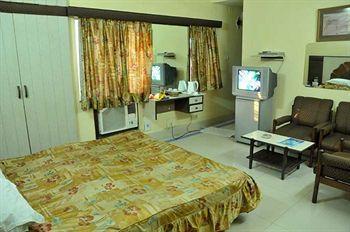 Hotel Heera International Calcutta Buitenkant foto