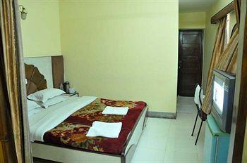 Hotel Heera International Calcutta Buitenkant foto