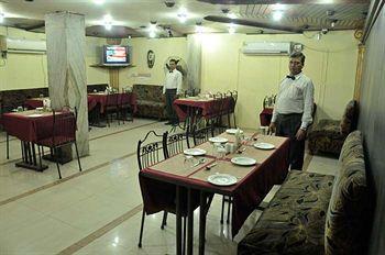 Hotel Heera International Calcutta Buitenkant foto